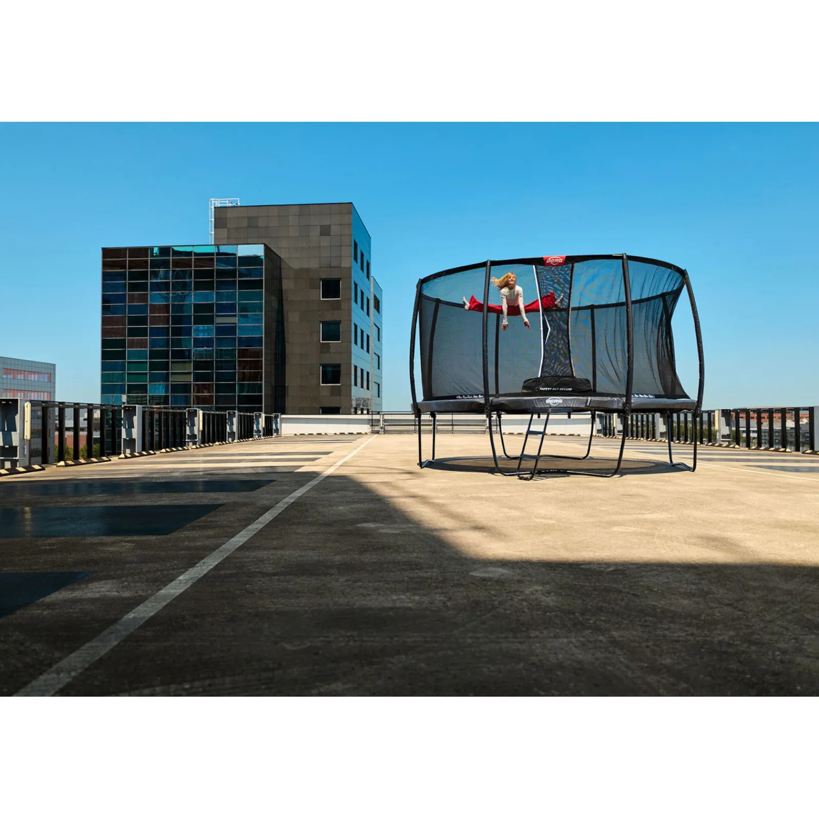 Berg Trampolin|Trampolin Grand Champion inkl. Sicherheitsnetz Deluxe AirFlow Pro grau