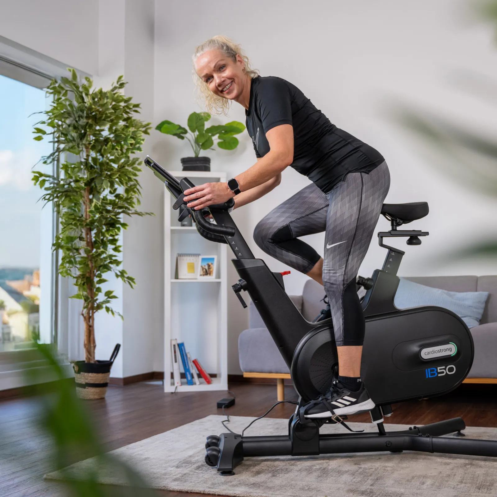 cardiostrong Indoor Bike|Ergometer|Incline Bike Ergometer IB50