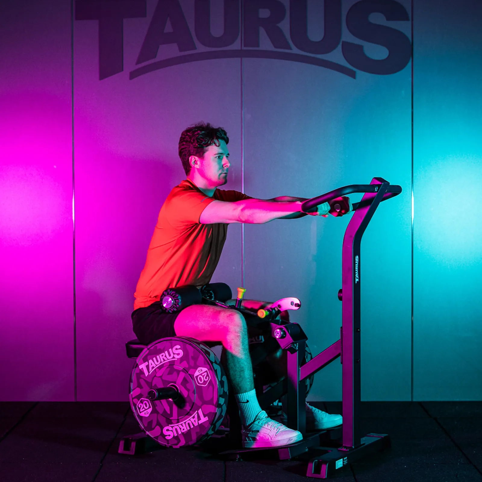 Taurus Kraftstation|Studio-Kraftgeräte|Hip Thrust stehend IFP