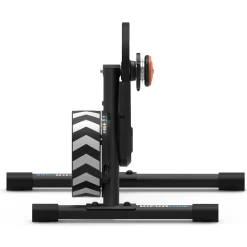 Wahoo Fitness Rollentrainer|Wahoo Kickr Core 2 mit Zwift Cog und Click