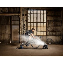 Wahoo Fitness Rollentrainer|Wahoo Kickr Headwind Bluetooth-Ventilator